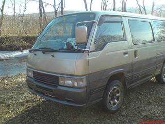 2000 Nissan Caravan Pics