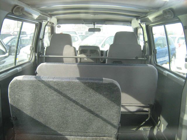 2001 Nissan Caravan
