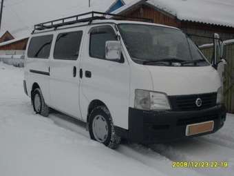 2001 Nissan Caravan Images