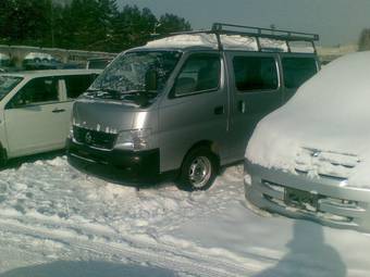 2001 Nissan Caravan Photos