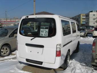 2001 Nissan Caravan Pictures