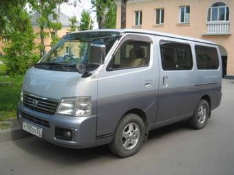 2001 Nissan Caravan Photos