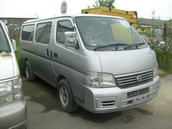 2001 Nissan Caravan Photos