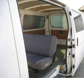 2001 Nissan Caravan Photos