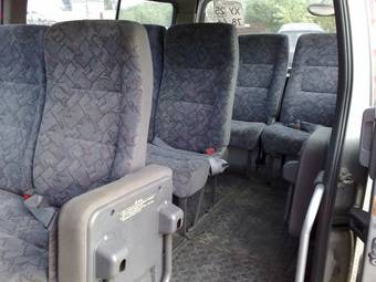 2001 Nissan Caravan Pictures