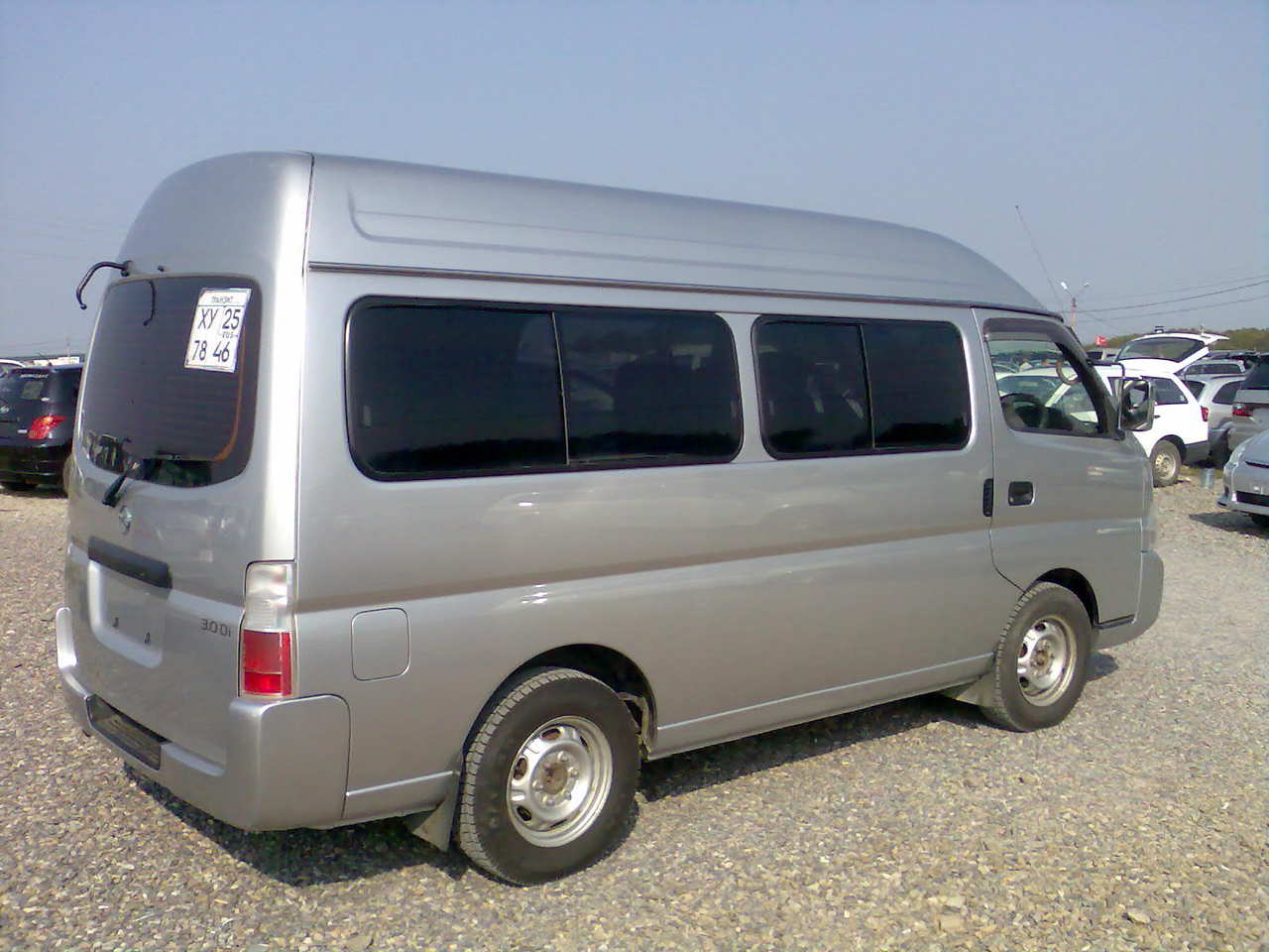 Караван владивосток. Nissan Caravan 2001. Nissan Caravan 2001 long. Ниссан Караван 4 ВД. Nissan Caravan 2001 салон.