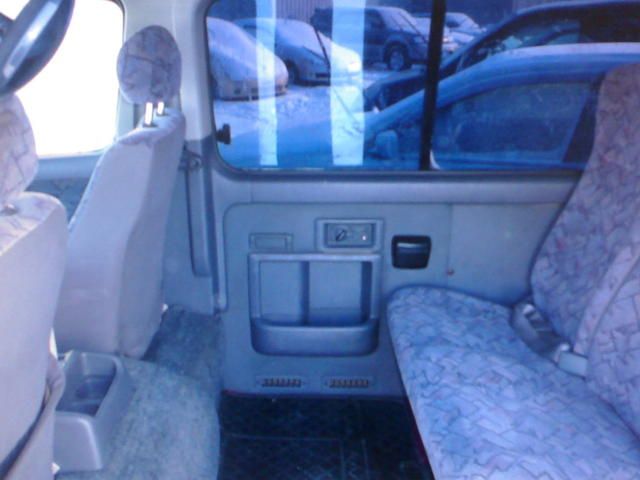 2002 Nissan Caravan