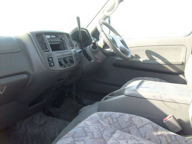 2002 Nissan Caravan