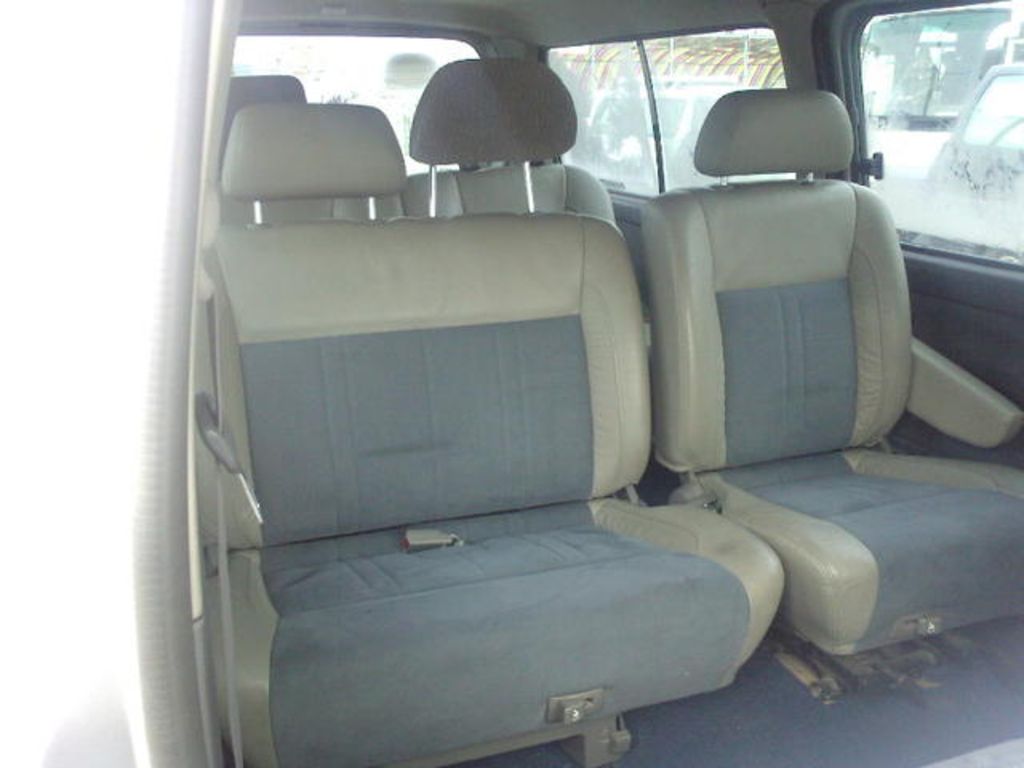 2002 Nissan Caravan