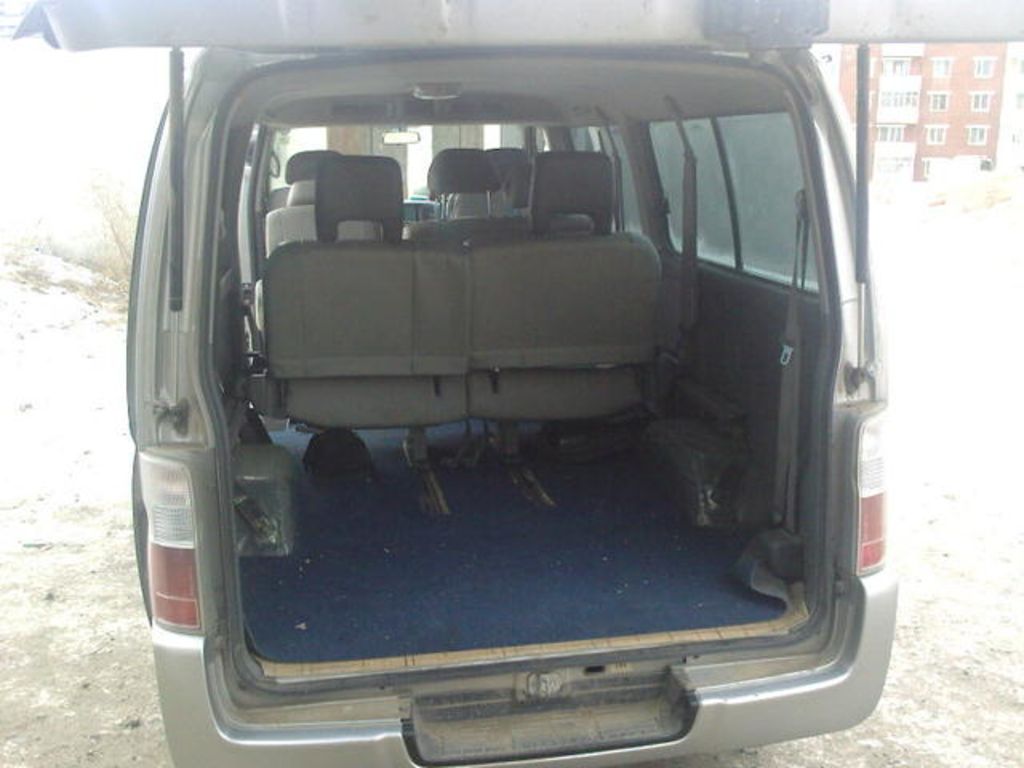 2002 Nissan Caravan