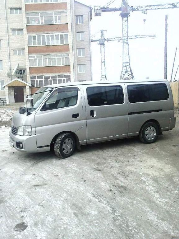 2002 Nissan Caravan