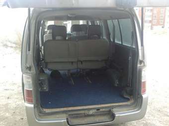 2002 Nissan Caravan Photos