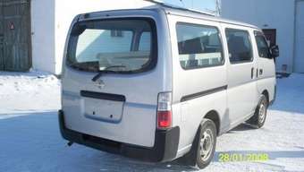 2002 Nissan Caravan Photos