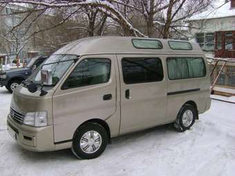 2002 Nissan Caravan Pictures