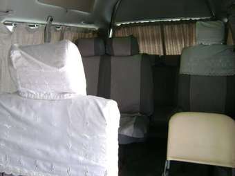2002 Nissan Caravan Photos