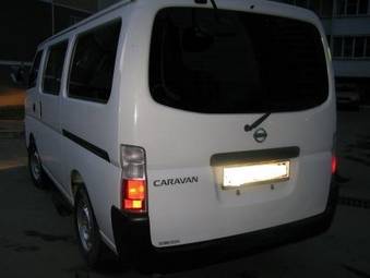 2002 Nissan Caravan Photos