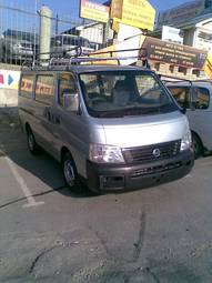 2002 Nissan Caravan Photos