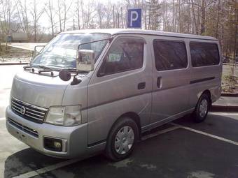 2002 Nissan Caravan Photos