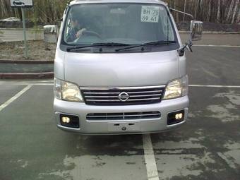 2002 Nissan Caravan Pictures