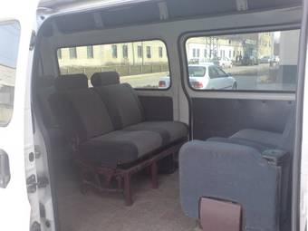 2002 Nissan Caravan Pictures