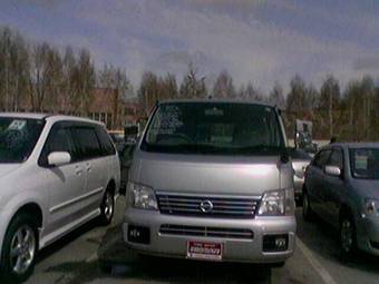 2002 Nissan Caravan Pictures