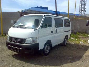 2002 Nissan Caravan Photos