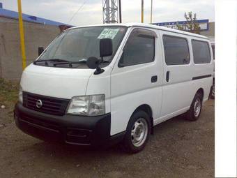 2002 Nissan Caravan Photos