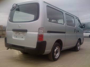 2002 Nissan Caravan Photos
