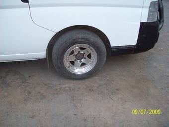 2002 Nissan Caravan Pics