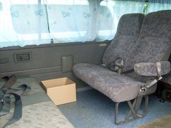 2002 Nissan Caravan Images