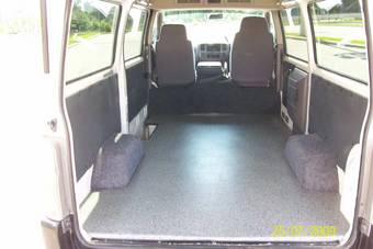 2002 Nissan Caravan Pics