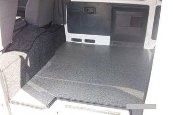 2002 Nissan Caravan Pictures