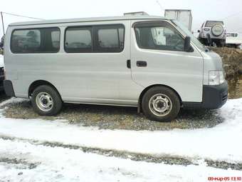 2003 Nissan Caravan Photos