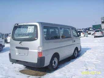 2003 Nissan Caravan Pictures