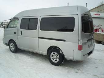 2003 Nissan Caravan Pictures