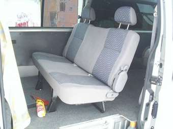 2003 Nissan Caravan Pictures