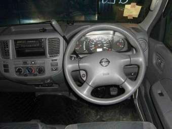 2003 Nissan Caravan Pics