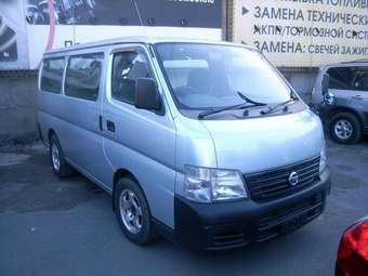 2003 Nissan Caravan Photos