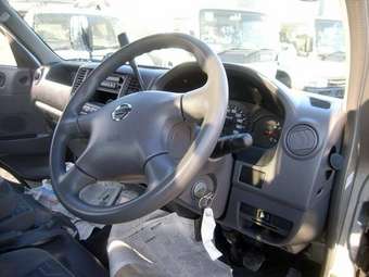 2003 Nissan Caravan Pictures