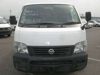 2003 Nissan Caravan Photos