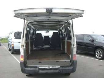 2003 Nissan Caravan Pictures