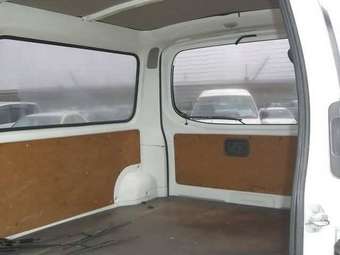 2003 Nissan Caravan Pictures
