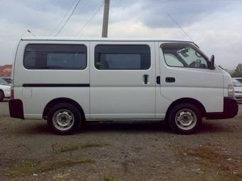 2003 Nissan Caravan Photos
