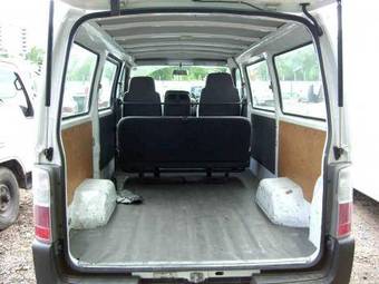 2003 Nissan Caravan Pics