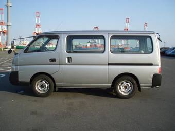 2003 Nissan Caravan Photos