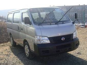 2003 Nissan Caravan Images