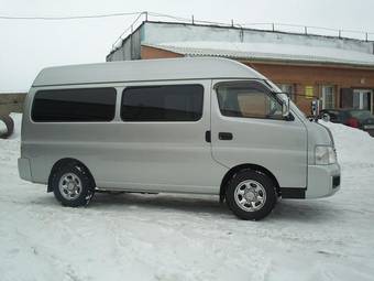 2003 Nissan Caravan Photos