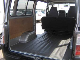 2003 Nissan Caravan Pics