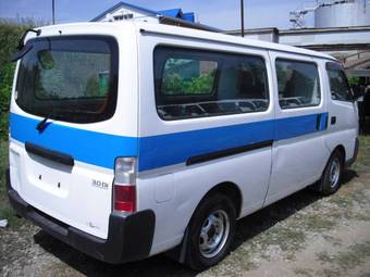 2003 Nissan Caravan Photos