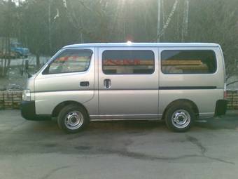 2003 Nissan Caravan Photos